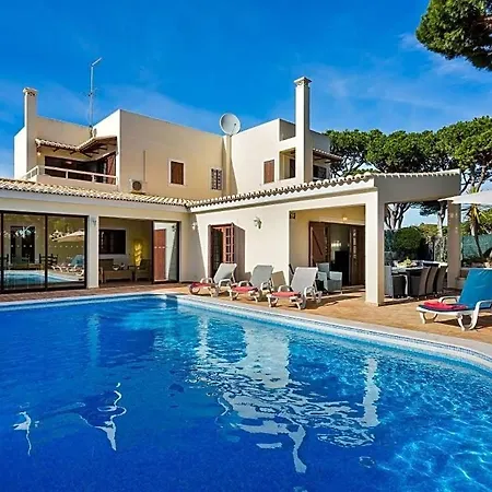 Sleeps 8 With Pool And Air Con Cavacos