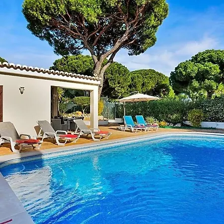 Sleeps 8 With Pool And Air Con Villa