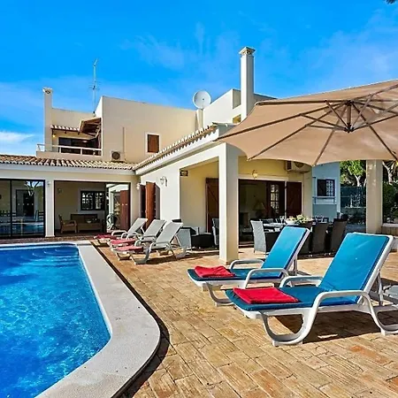 Sleeps 8 With Pool And Air Con Villa