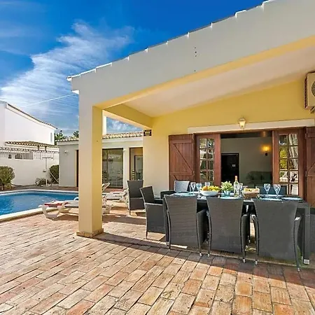 Sleeps 8 With Pool And Air Con Cavacos