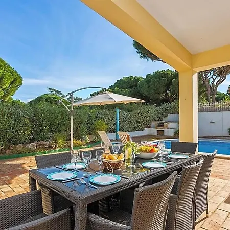 Sleeps 8 With Pool And Air Con Villa *