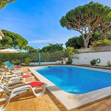 Sleeps 8 With Pool And Air Con *